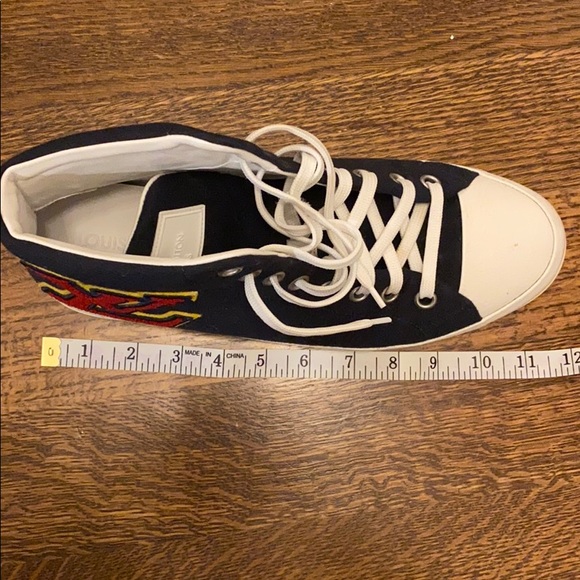 Men’s Louis Vuitton sneakers - Picture 8 of 11